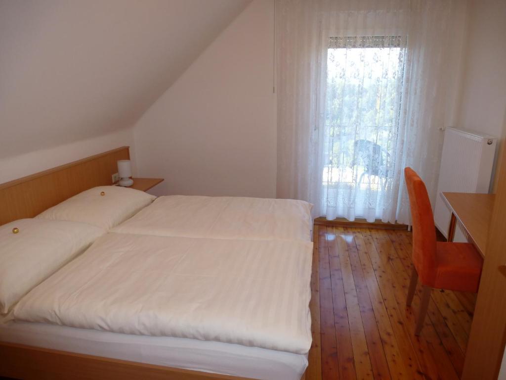 Kronig Apartment *